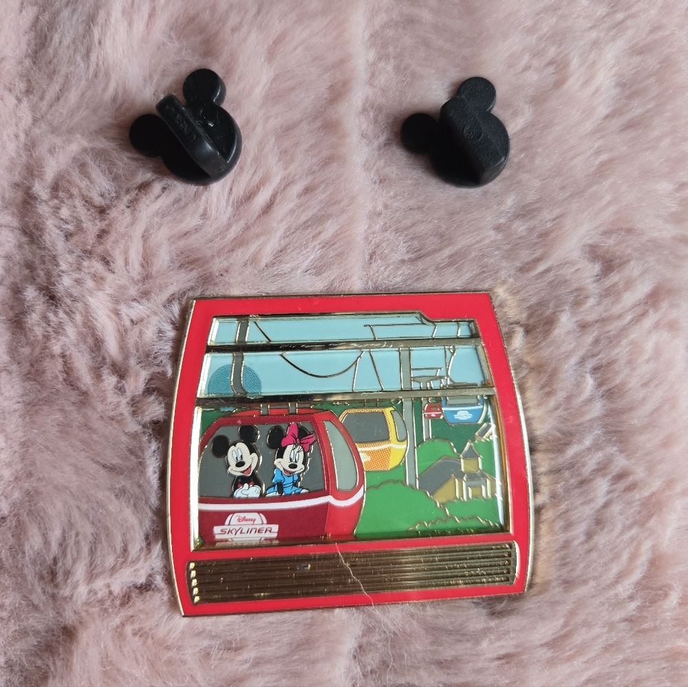 Disney Skyliner Cable Car Enamel Pin featuring Mickey & Minnie. RARE OPENING DAY
